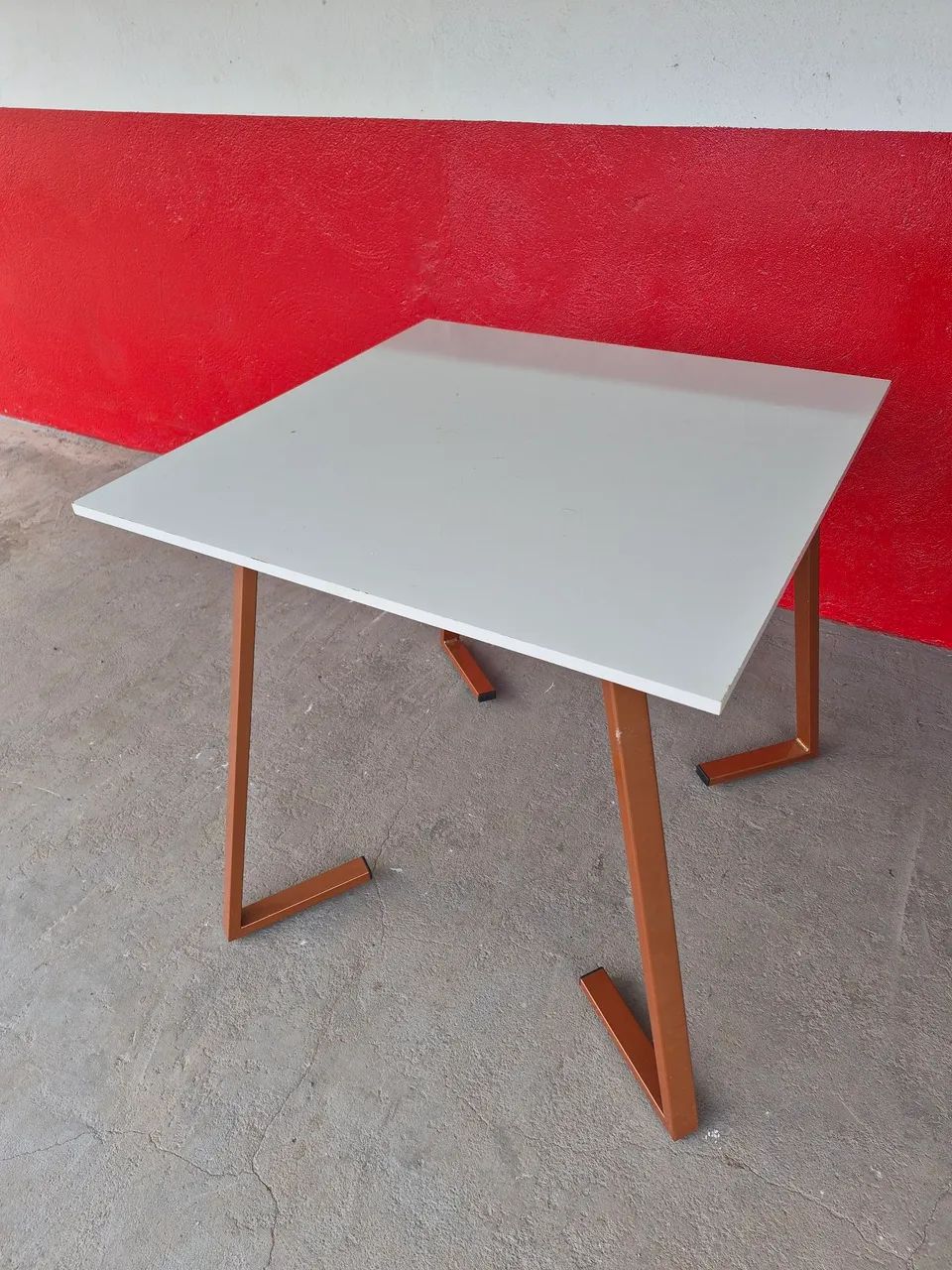 Mesa de jantar 80x80 estilo industrial bronze  - Foto 2
