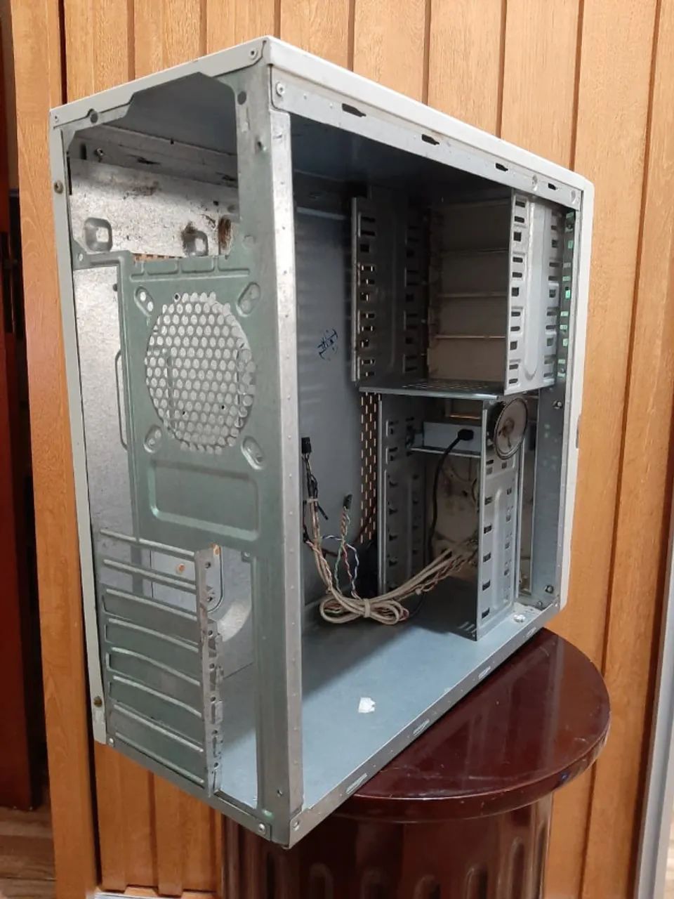 Gabinete Retrô Branco Bege Prata PC Sleeper Clássico Anos 2000 - Foto 2