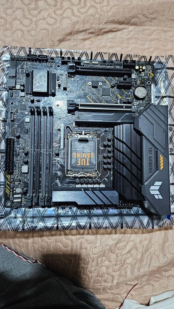 Placa mãe B660m Tuf Gamming plus d4 (com defeito) - Foto 5