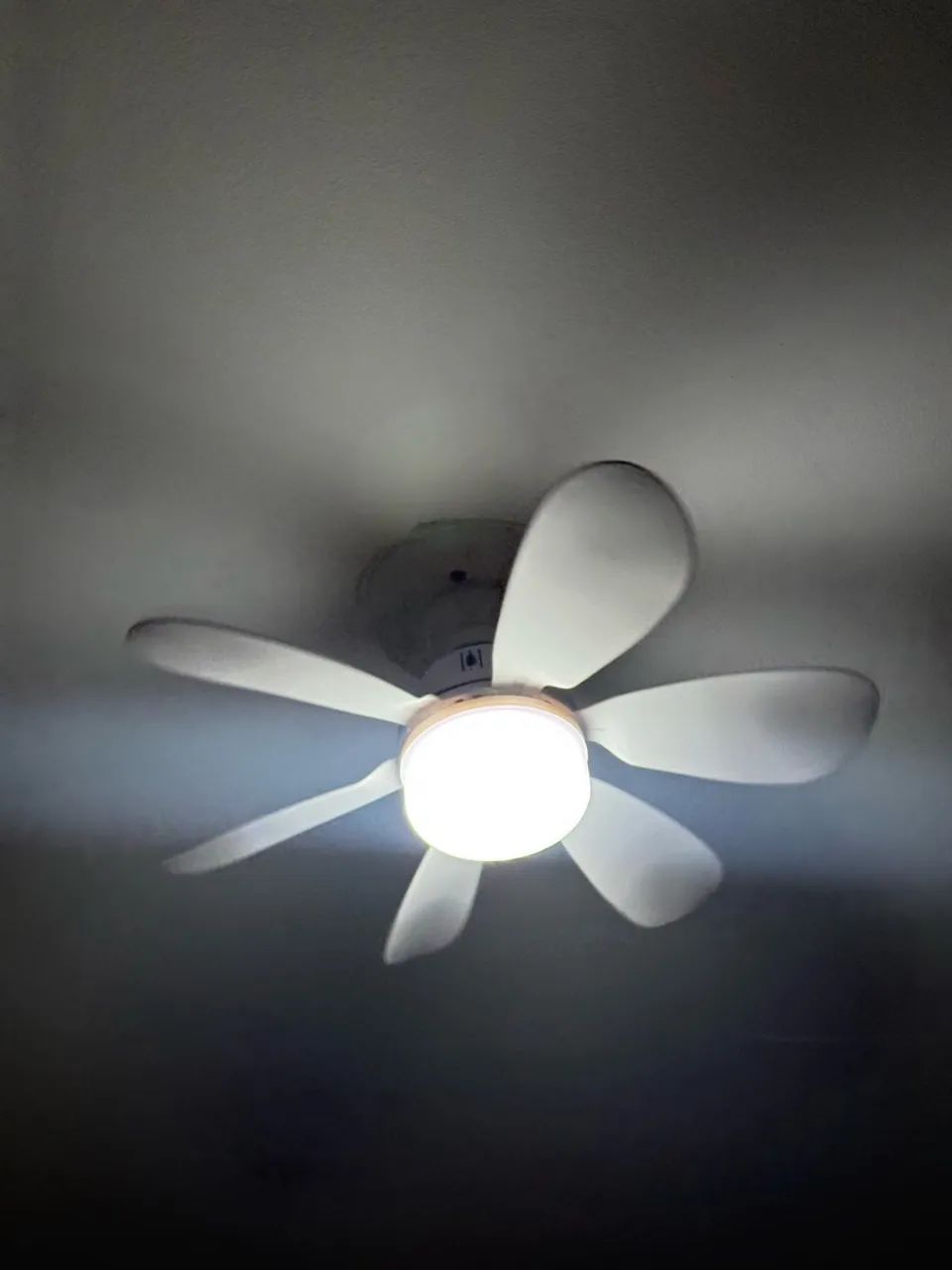 VENTILADOR DE TETO COM LUMINÁRIA  - Foto 3