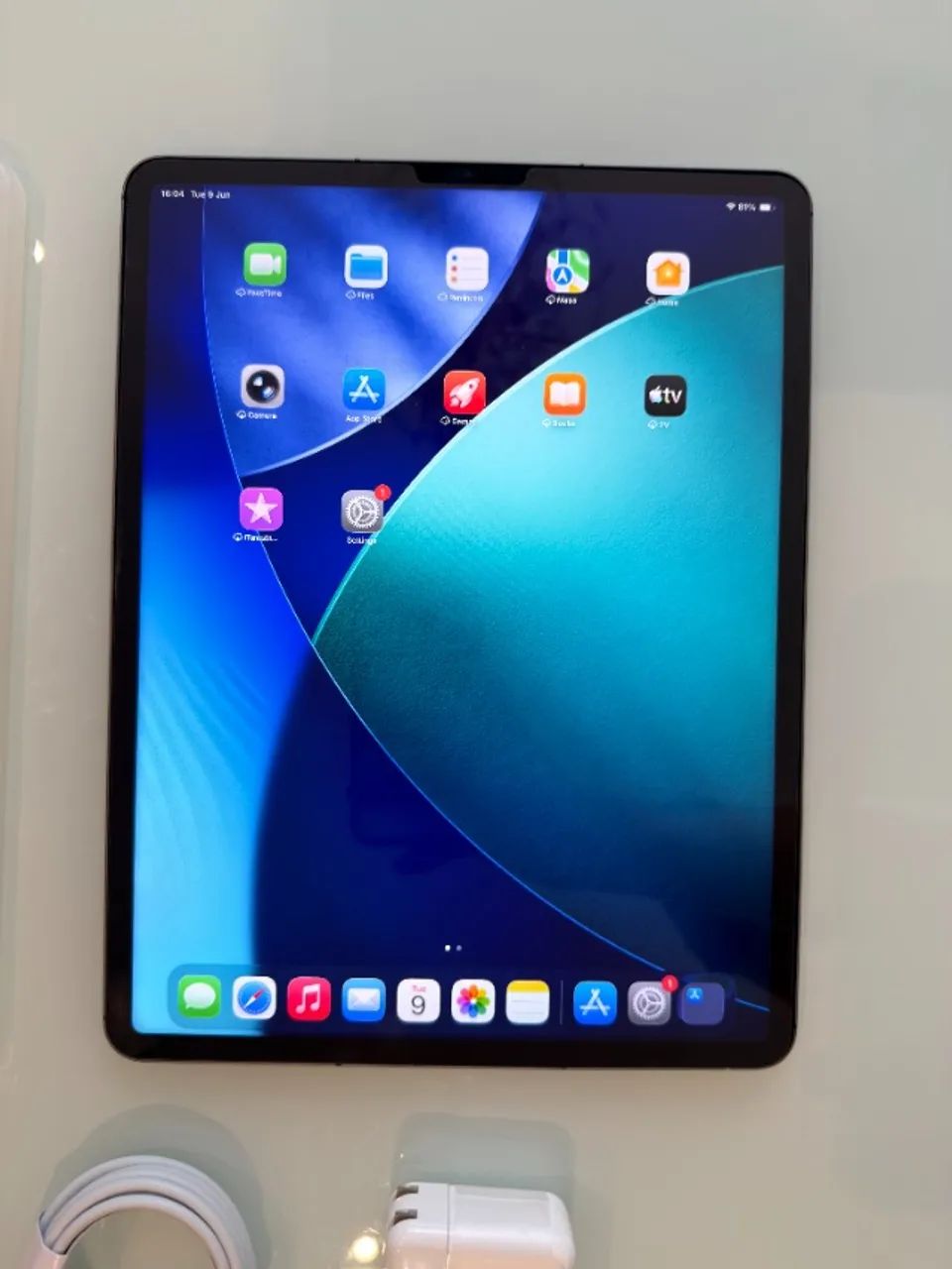 iPad Pro 12.9 M1 128GB Wi-Fi + Cellular 5G Seminovo - Tablets e E