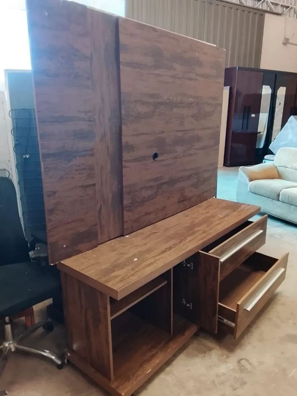 Rack com painel e rodinhas, USADO ENTREGA e MONTA dentro de Uberlândia MG  - Foto 2