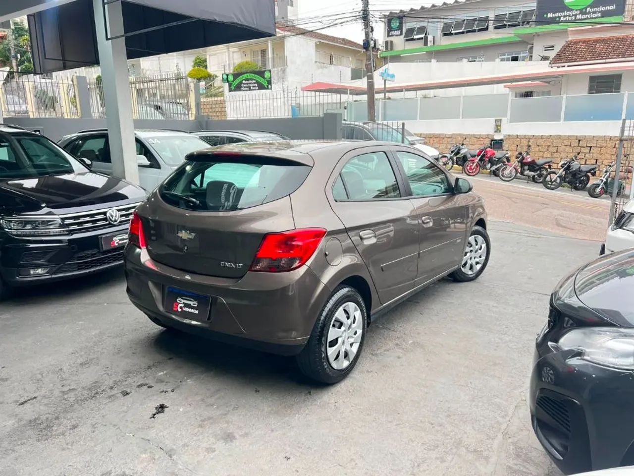 Chevrolet Onix Hatch LT 1.4 8V Flex Mec. 4P 2014 - Foto 4