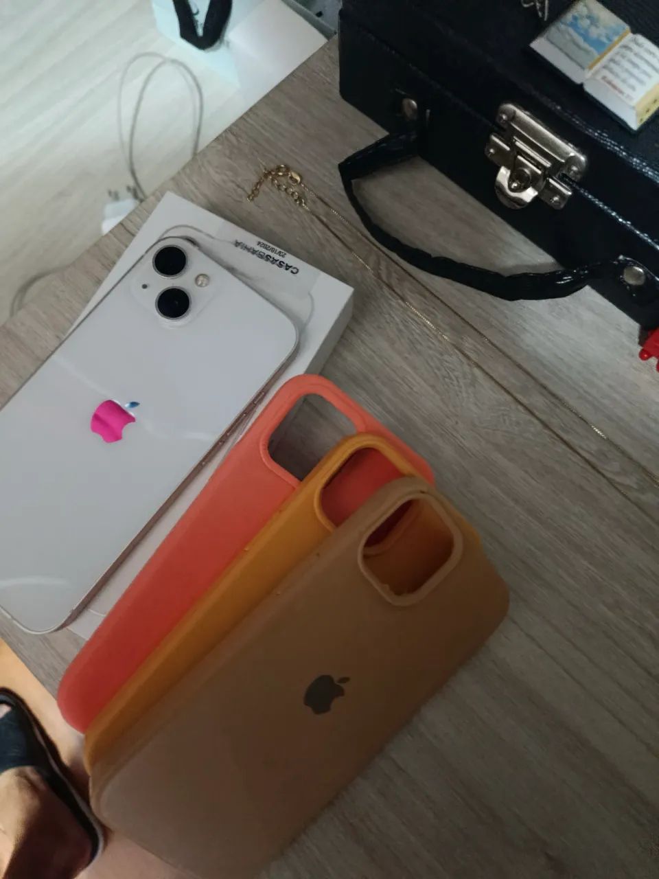 iPhone - 13