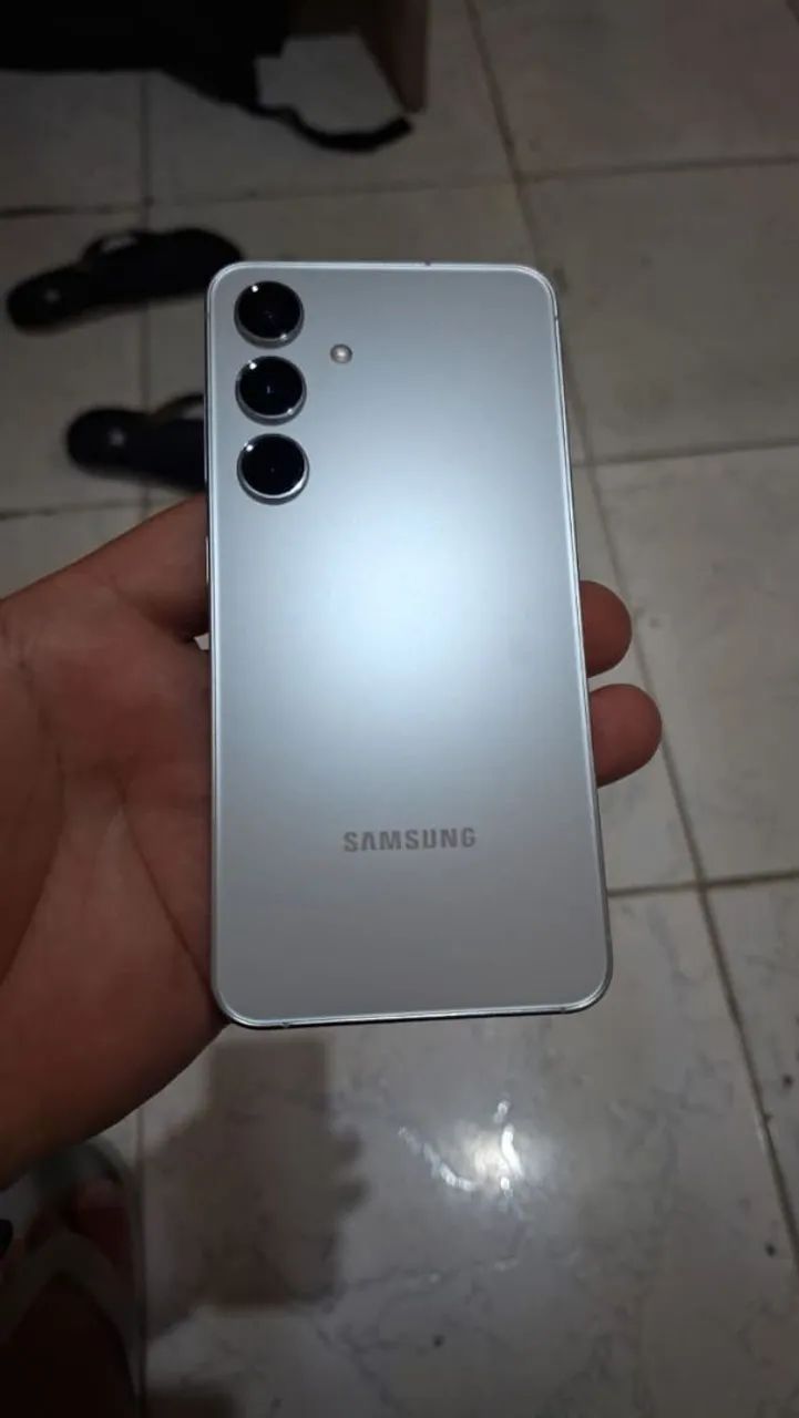 Samsung galaxy s24 
