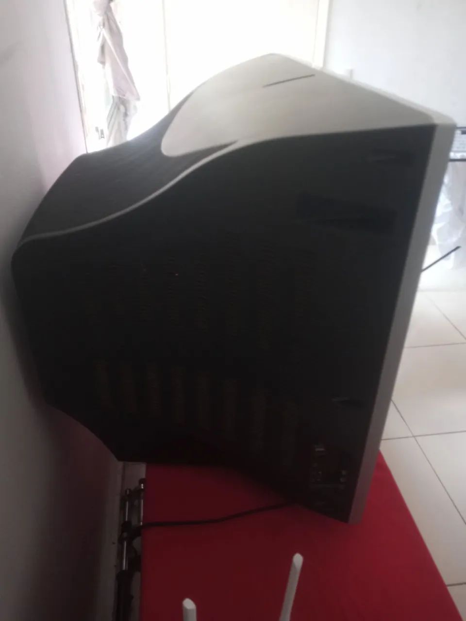 vende se uma televisão 29 polegadas Samsung  - Foto 2