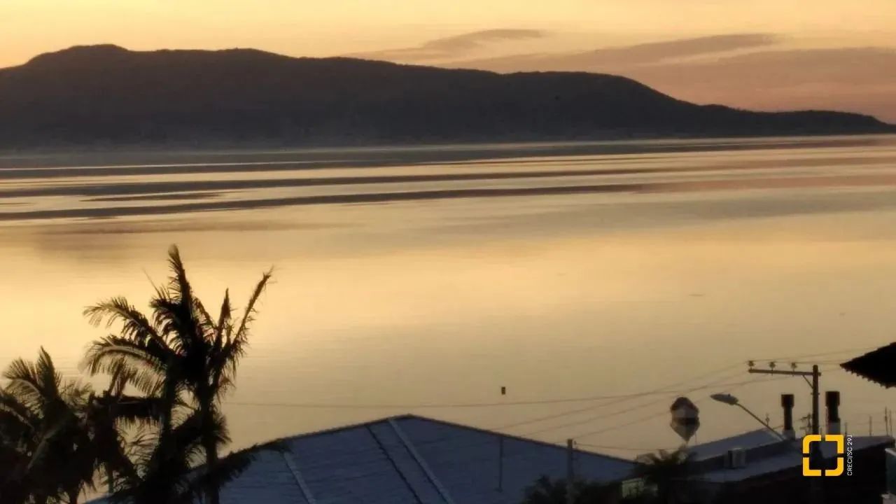 Terreno com 653,78 m²,Ponta de Baixo