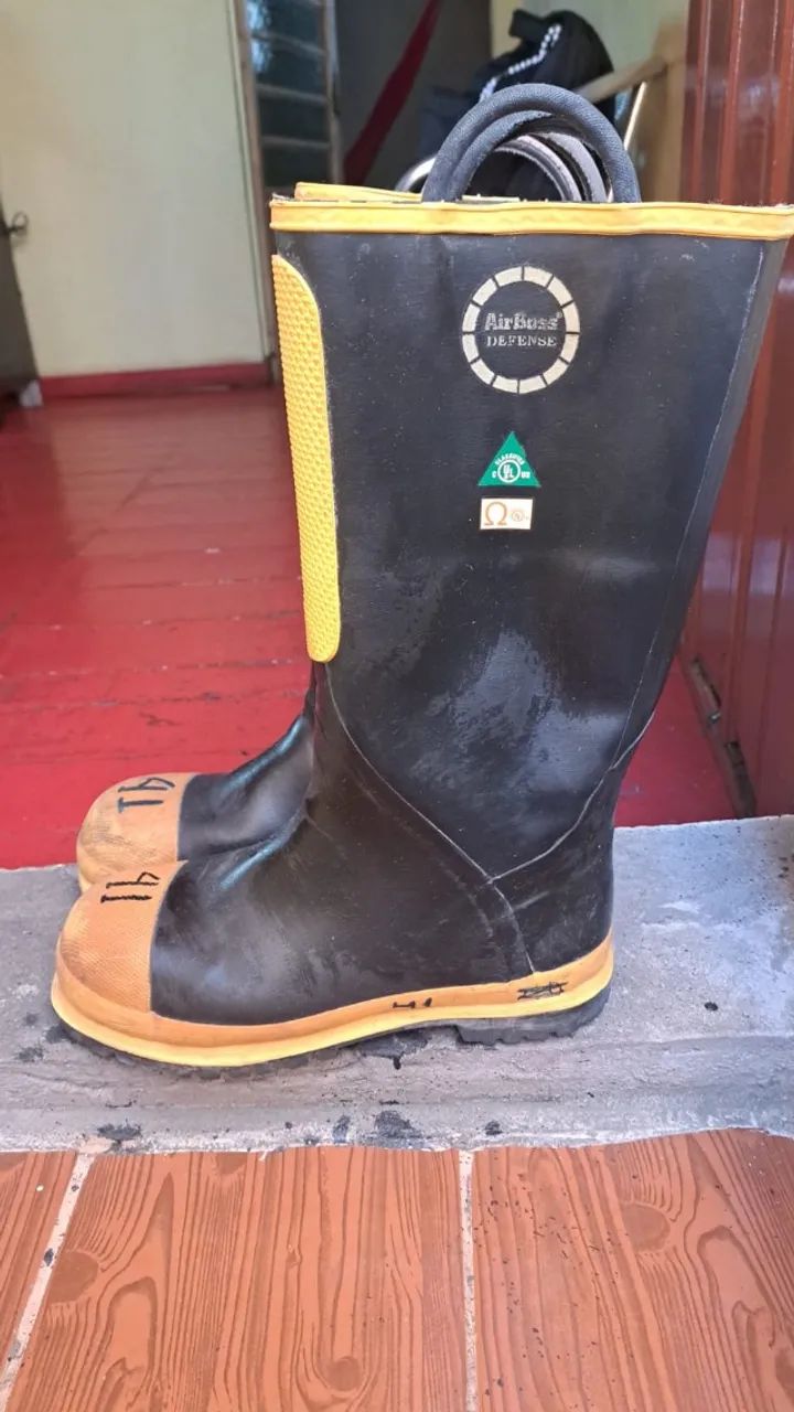 BOTA ANTI CHAMAS MARCA AIR BOSS DEFENSE