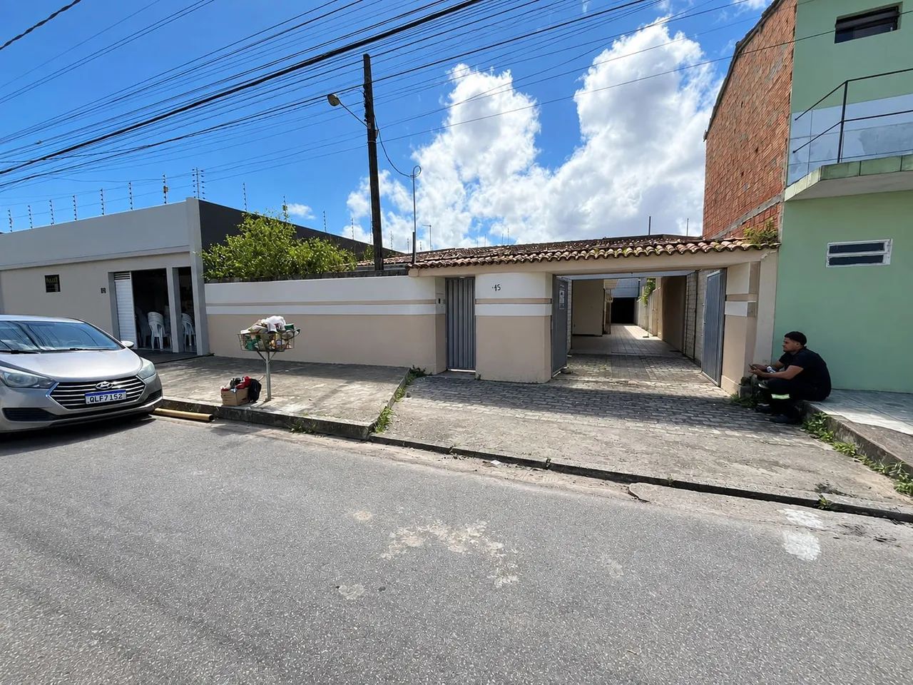 CASA ESPAÇOSA COM EDÍCULA - TERRENO DE 625² CLIMA BOM