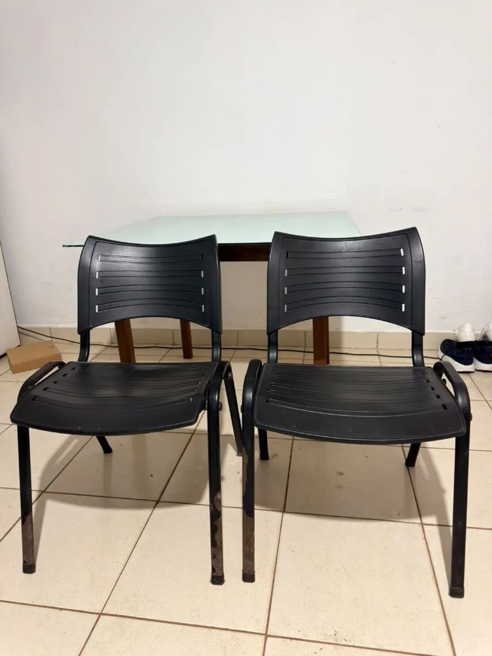 Mesa de vidro com 2 cadeiras - Foto 3