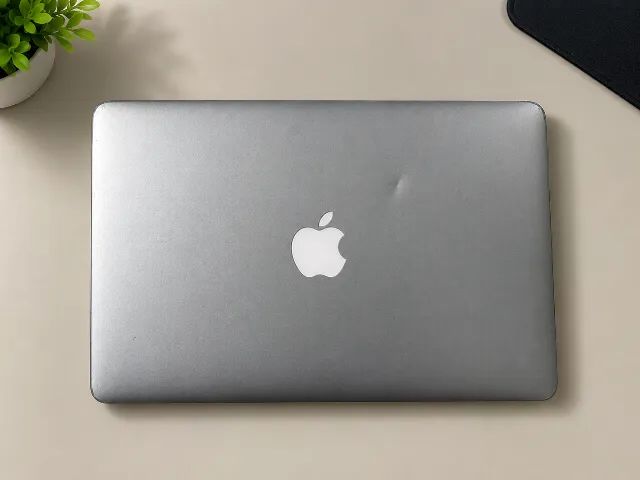 MacBook Air Intel Core i5 - 4GB RAM - macOS Ventura