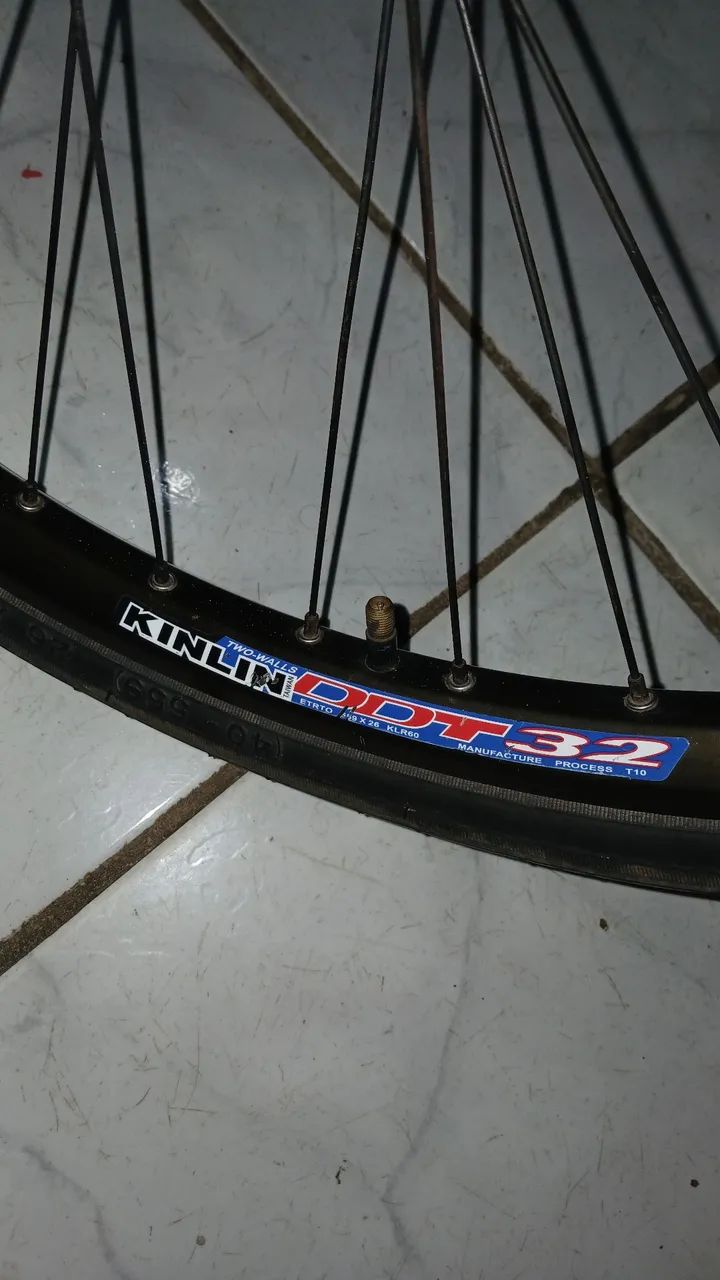 Par de aros 26 kinlin completo com cubos e discos shimano  - Foto 4