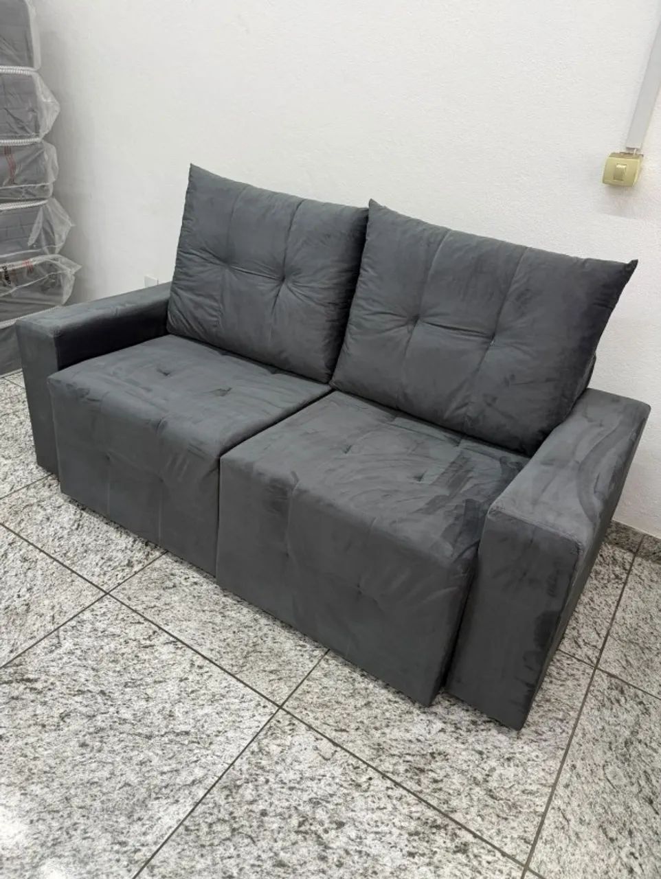 Sofá Retrátil Havaí 1,80m em Veludo - Conforto e Qualidade - Foto 4