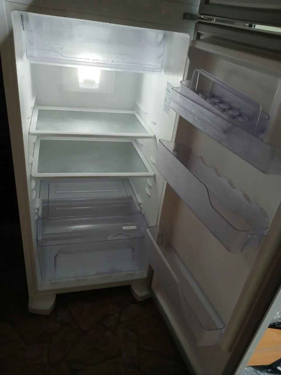 geladeira eletrolux 2 portas - Foto 2