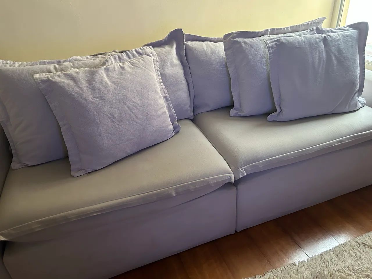 Sofá retrátil de linho, off white medindo: 2,20m x1,50m 