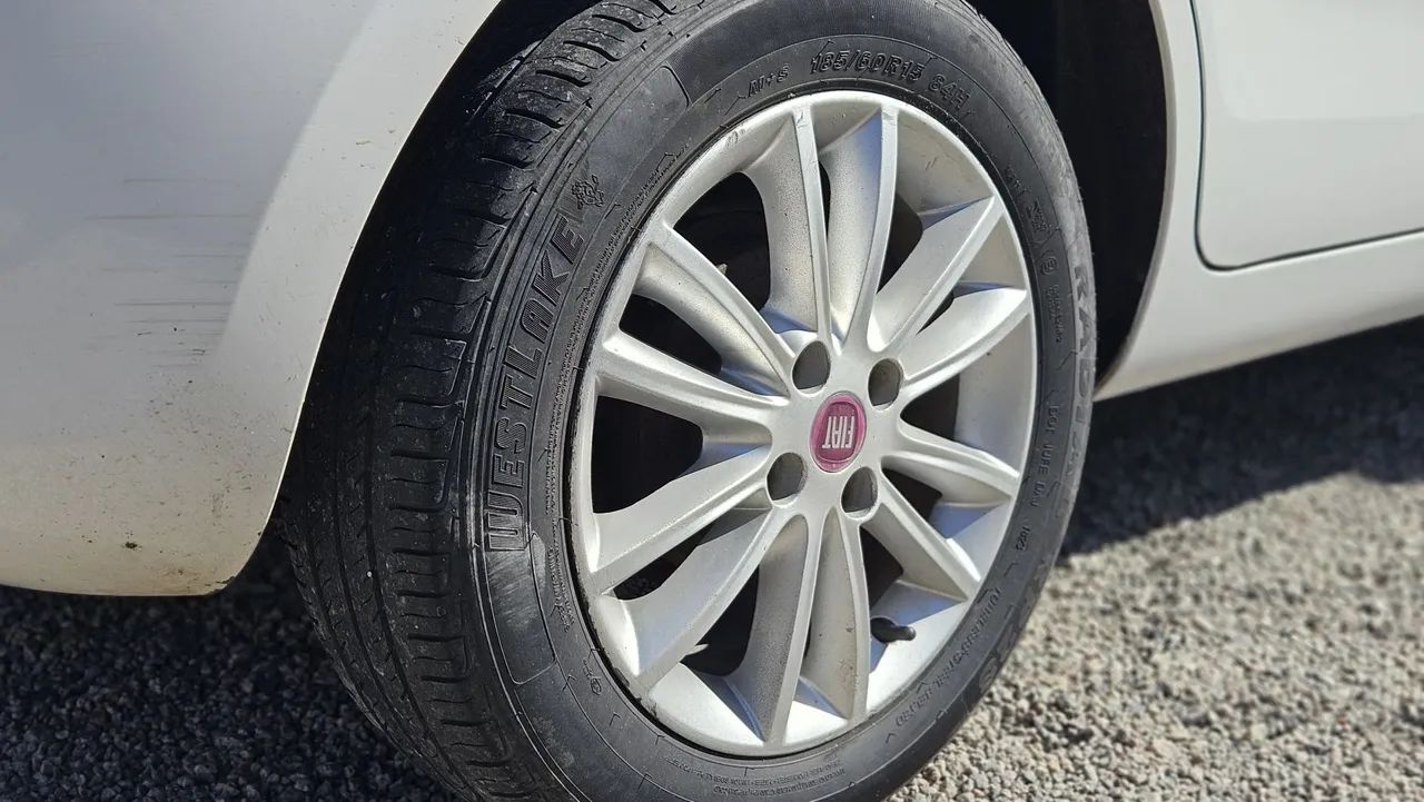 Fiat Palio Essence 1.6 Flex 16V 5P 2015 - Foto 3
