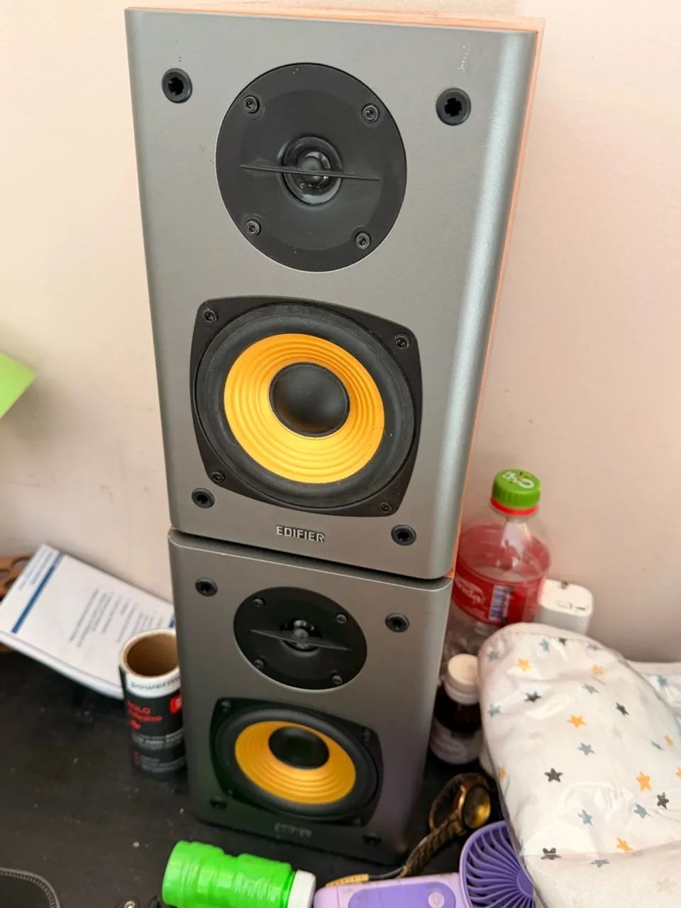 Edifier R1000T4 24W RMS - Par de Caixas de Som - Funcionando Perfeitamente - Foto 2