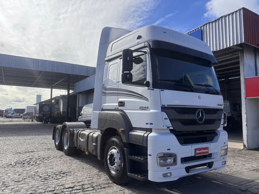 Mercedes-Benz Axor 2544 / 6x2 Ano 2021/2021- Caminhão Usado Seminovo