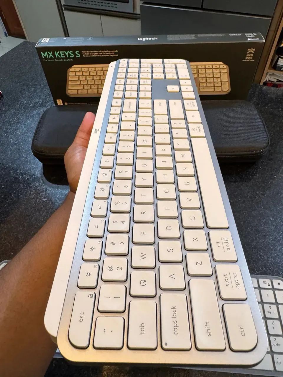 Teclado Logitech MX Keys S Branco com Case Protetora e Película - Foto 5