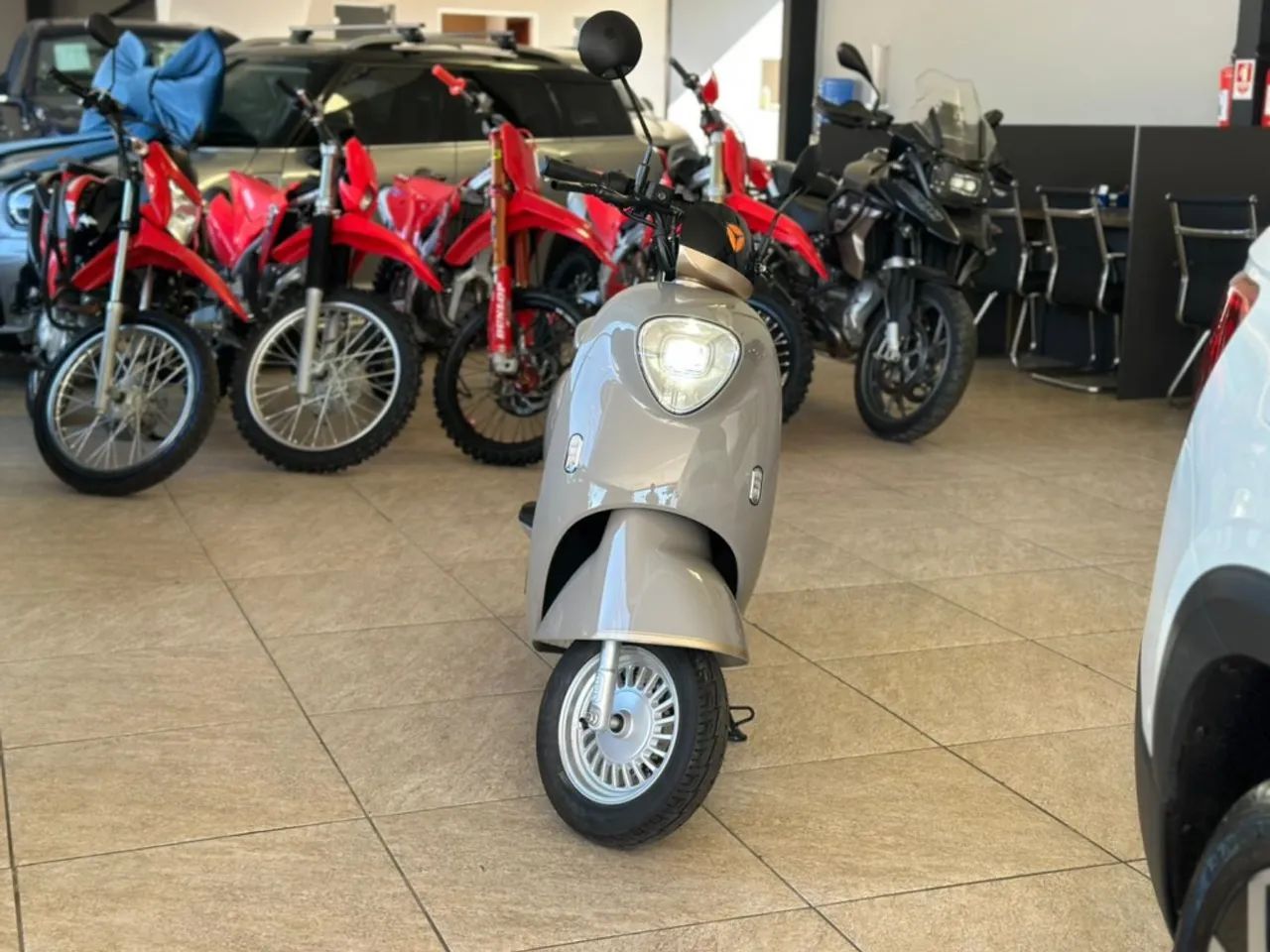 Yadea M6-h 2026 - Foto 2