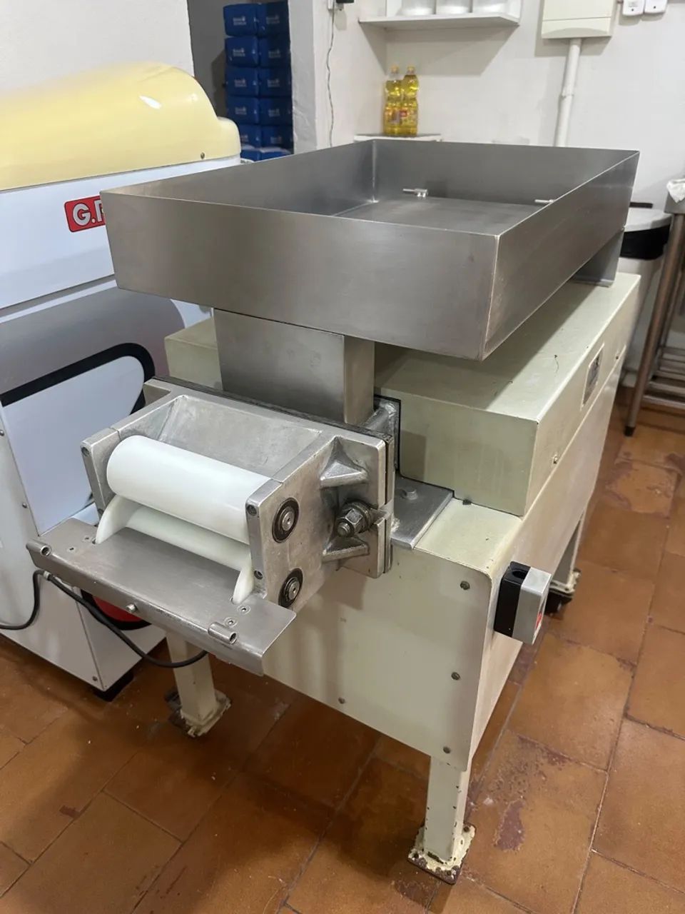 Máquina para compactar massas  ideal para pastel - Foto 3