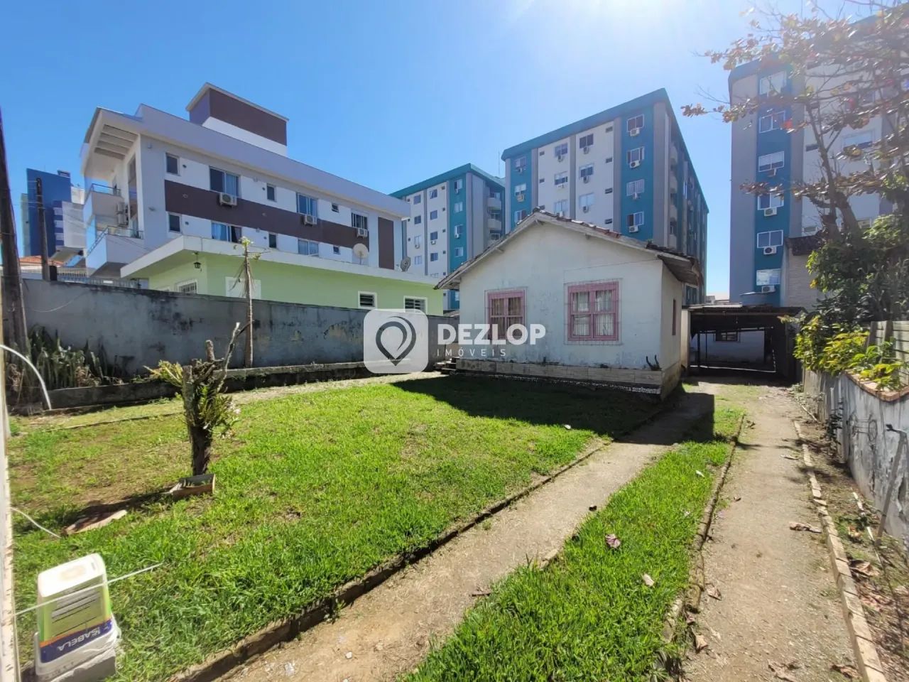 Terreno à Venda em Barreiros, São José - SC