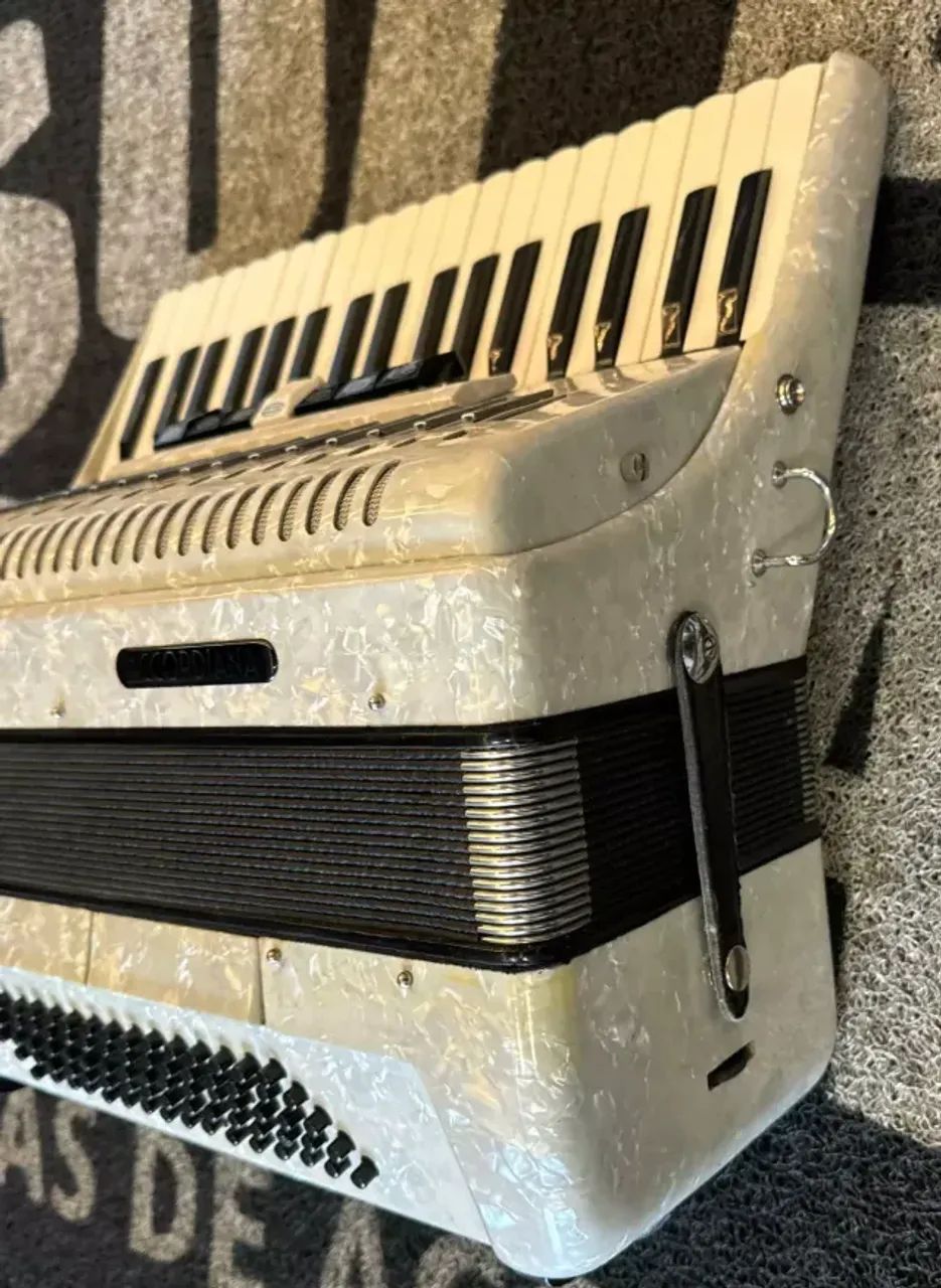 ACORDEON 80 BAIXOS NOVO - Foto 4