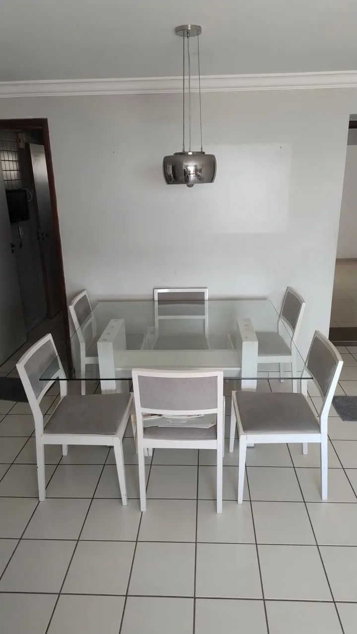 Mesa c tampo de vidro e 6 cadeiras