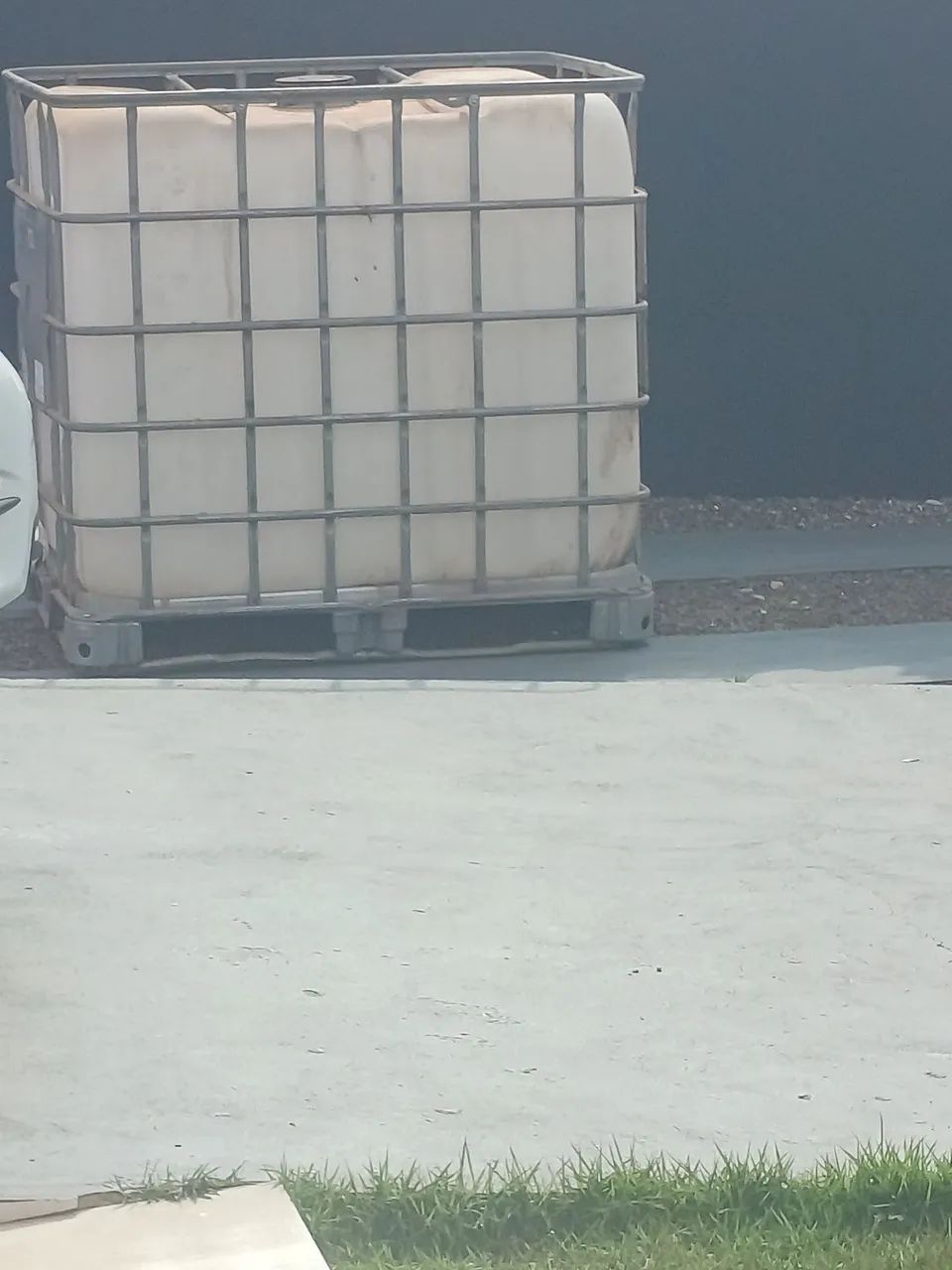 Vendo reservatório 1.000 litros