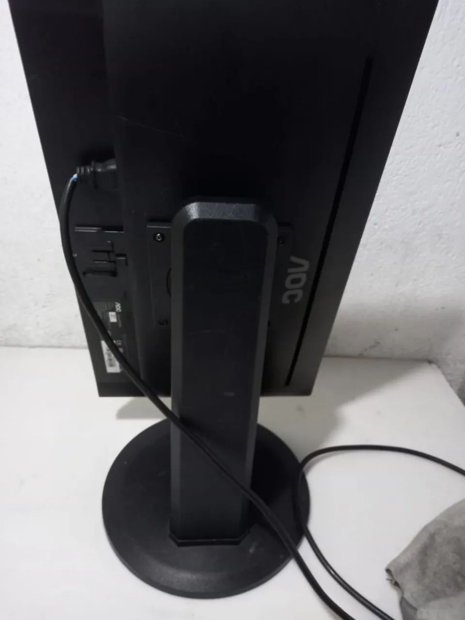 Monitor aoc 20 polegadas led entradas hdmi e vga giratório usado!!! - Foto 4