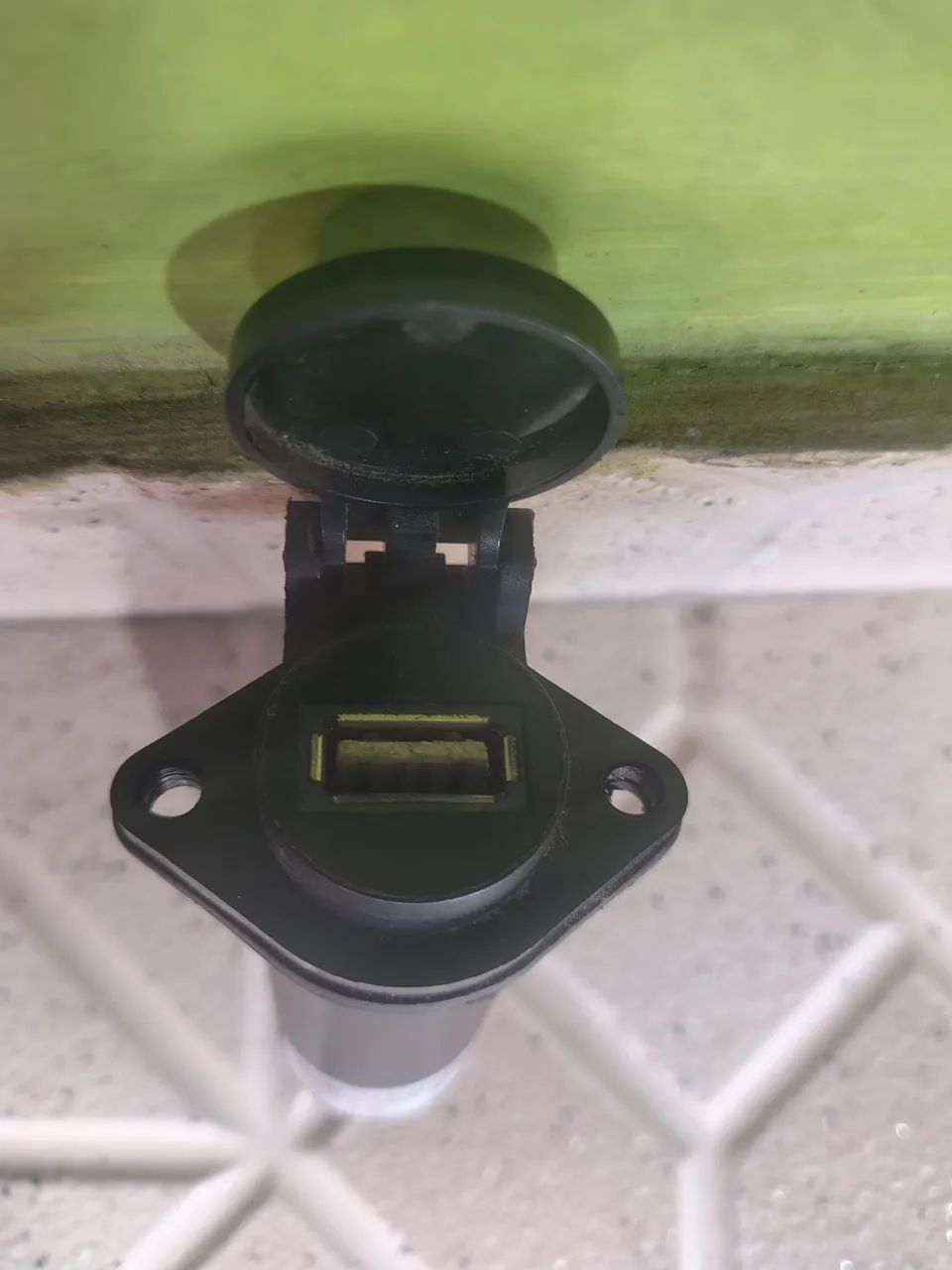 Carregador USB para carro bivolt 12v e 24v - Foto 2