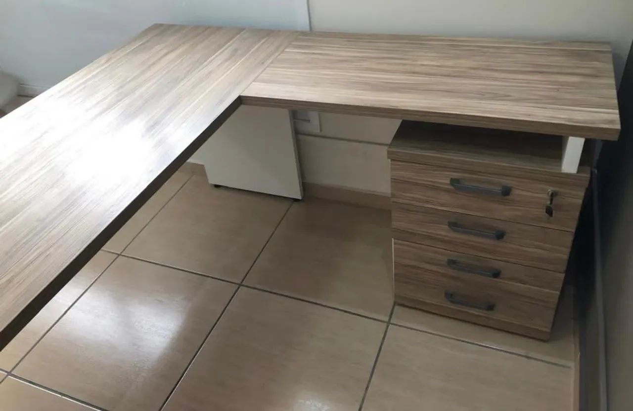 Mesa Gebb Work 1,5m x 1,5m  - Foto 4