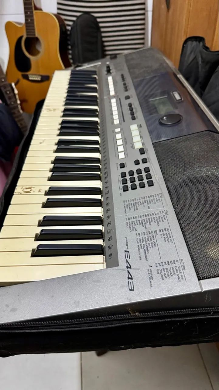 YAMAHA PSR - E443  - Foto 5