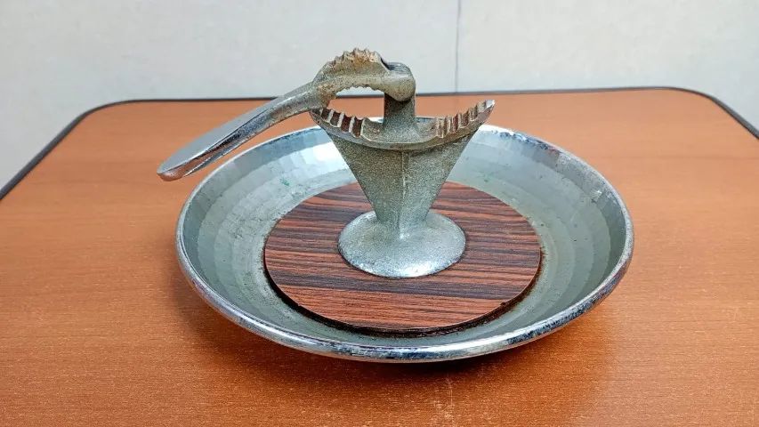 Antigo Quebra-nozes de mesa vintage DV00177