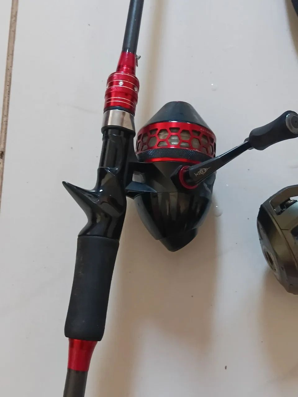 Vara de pesca com molinete  - Foto 2