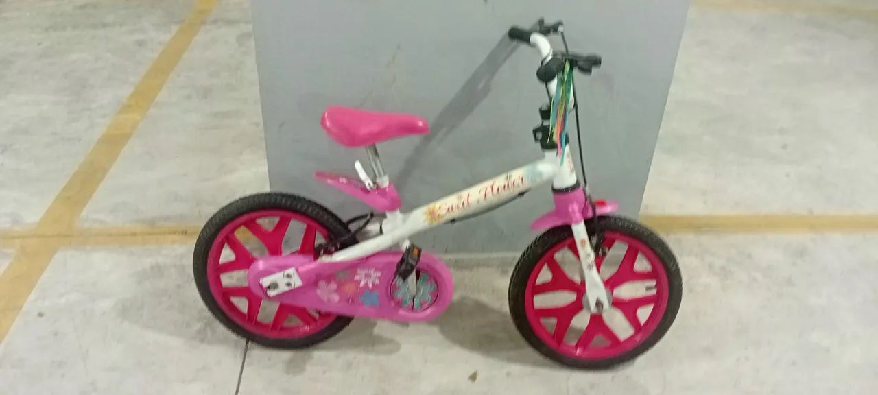 Bicicleta  bandeirantes aro 16 com capacete Frozen