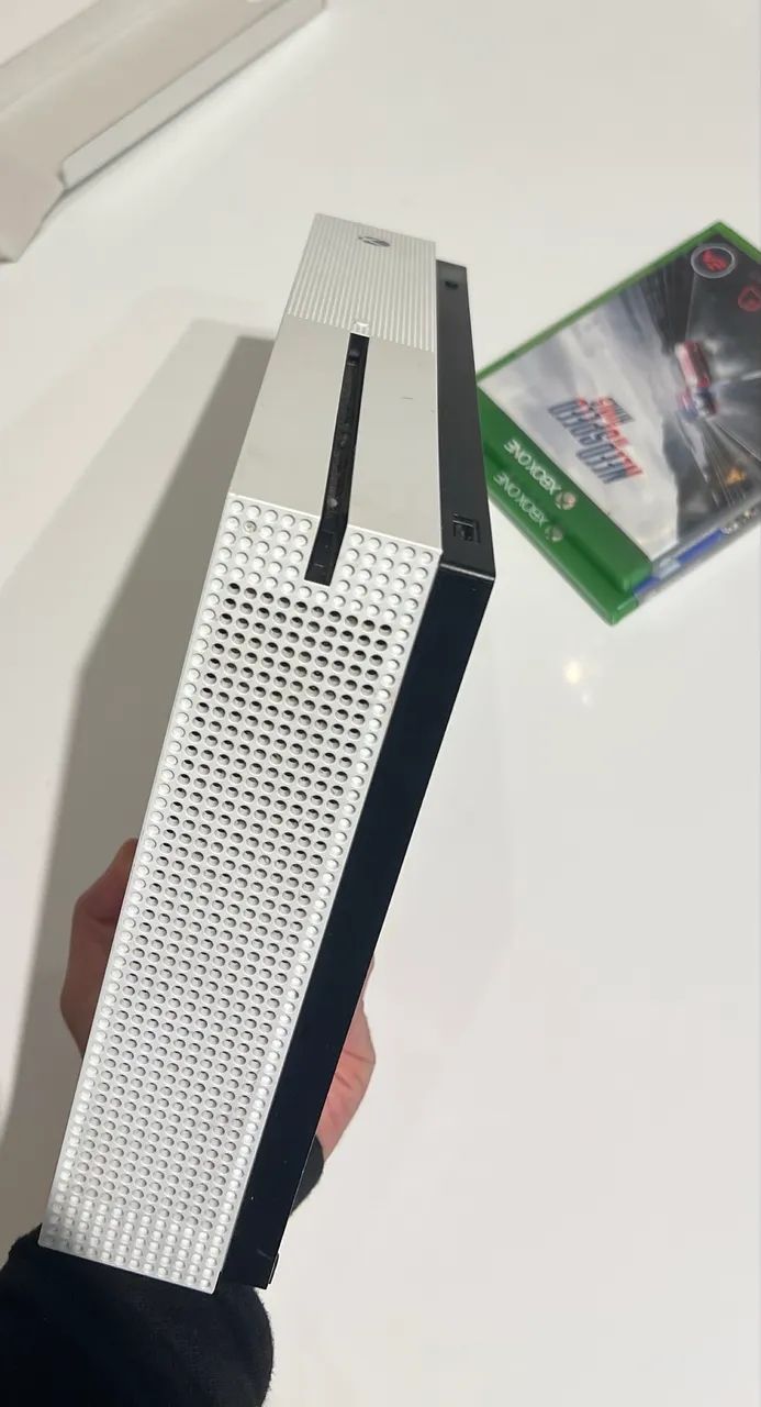 Vende-se Xbox One S - Foto 4