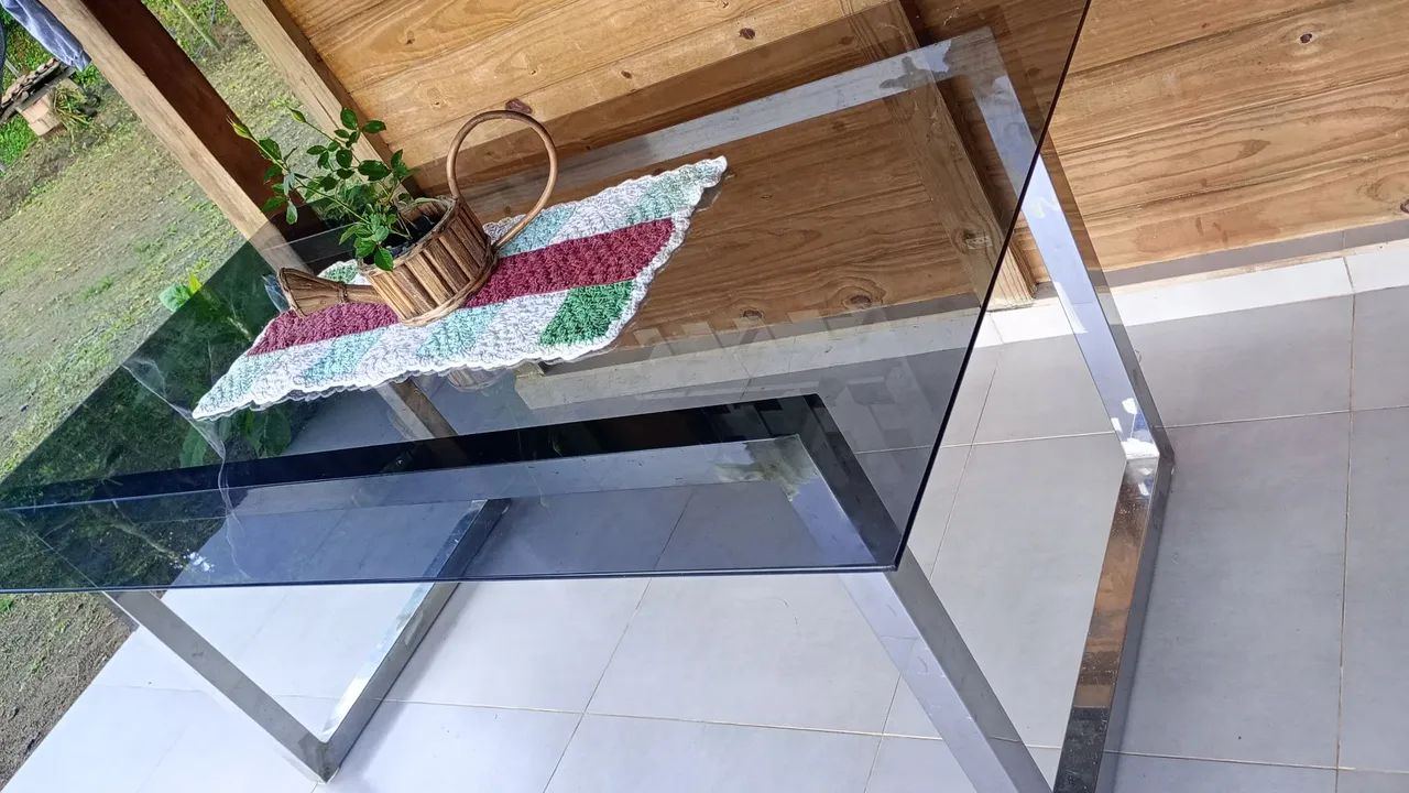 Vendo mesa com tampo de vidro. - Foto 5