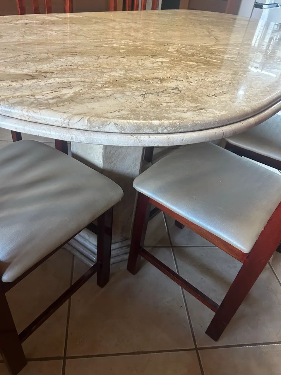 Conjunto de mesa cadeiras e Bufet  - Foto 3