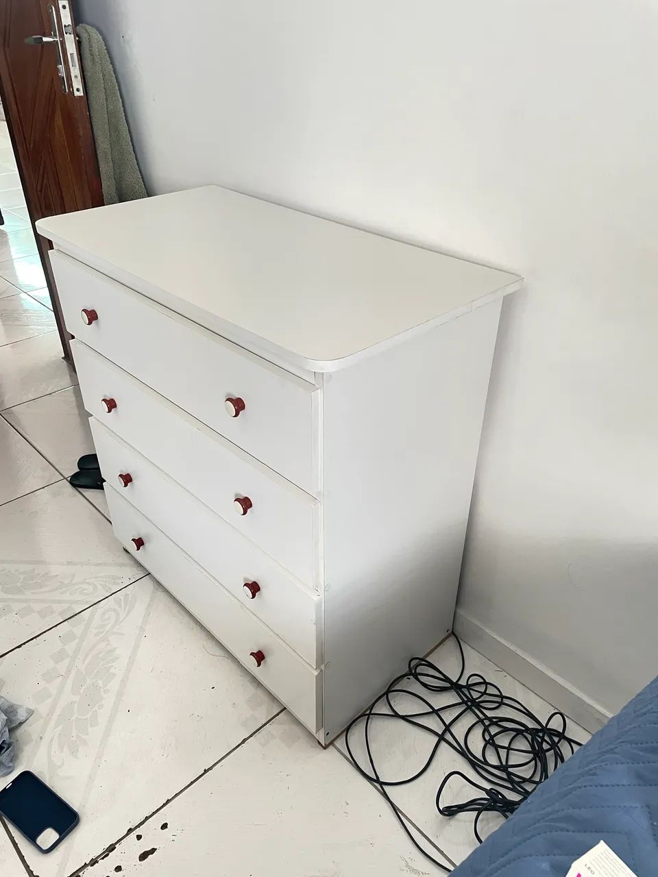 Cômoda 4 gavetas 