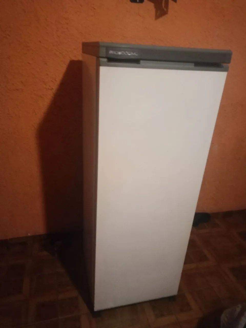 Freezer 210 litros vertical funcionando - Foto 3