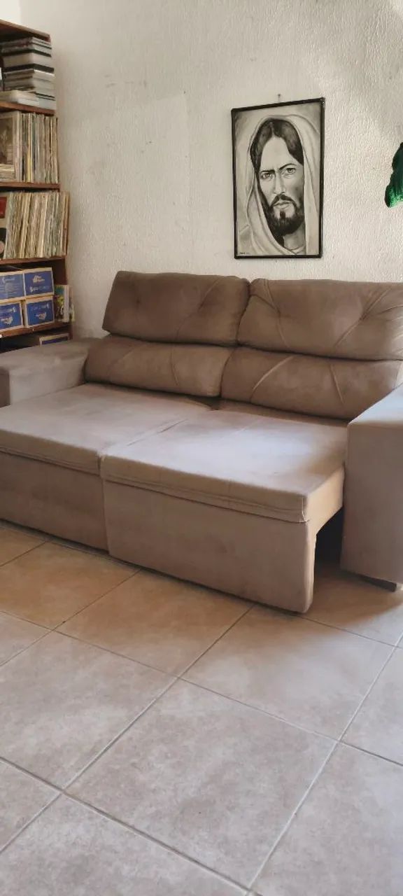 Sofá retrátil super conservado e lindo. Acabou de sair da loja praticamente. - Foto 2