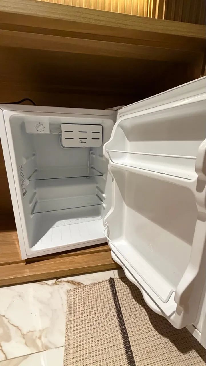 Frigobar Midea 67L - Foto 2