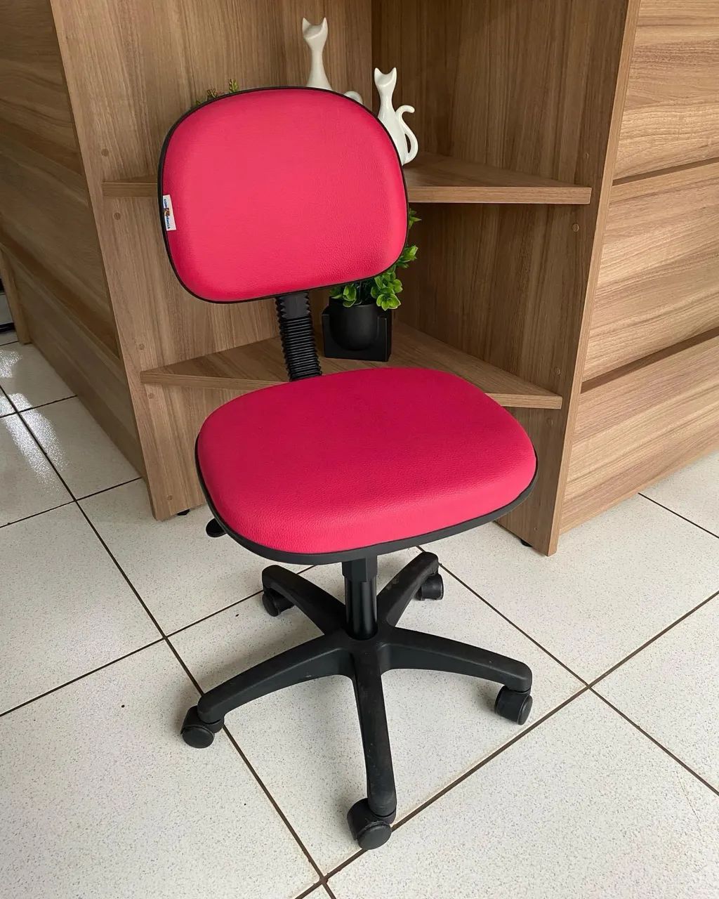 Cadeira giratória para escrivaninha  - Foto 5