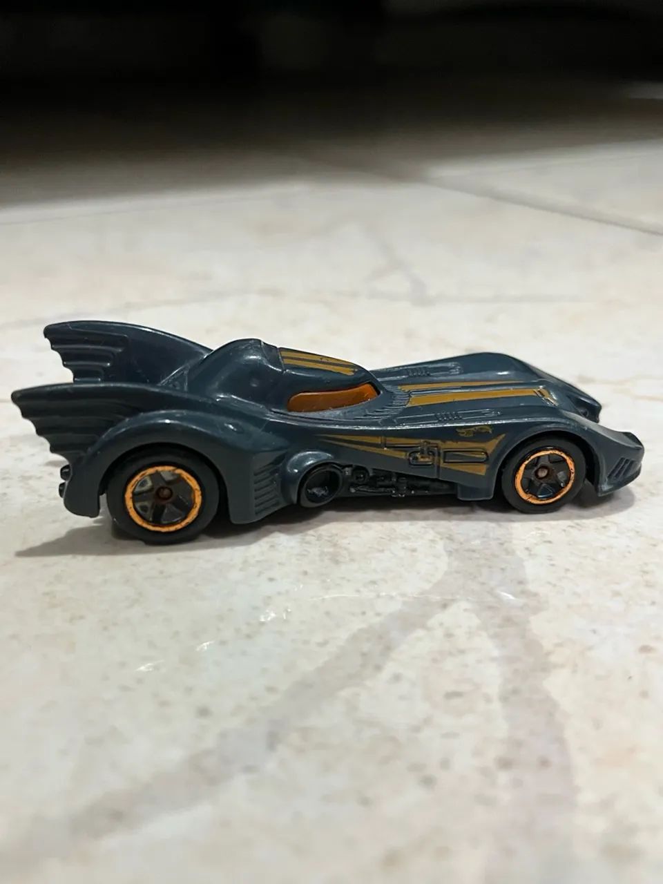 Hot Wheels Batmobile FJX33 - Foto 2