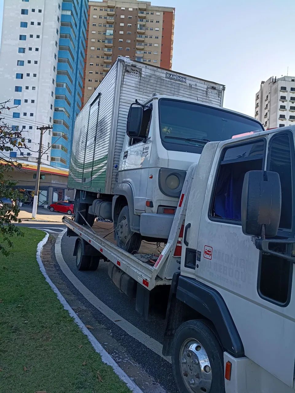 Vende se cargo 815 guincho - Foto 4