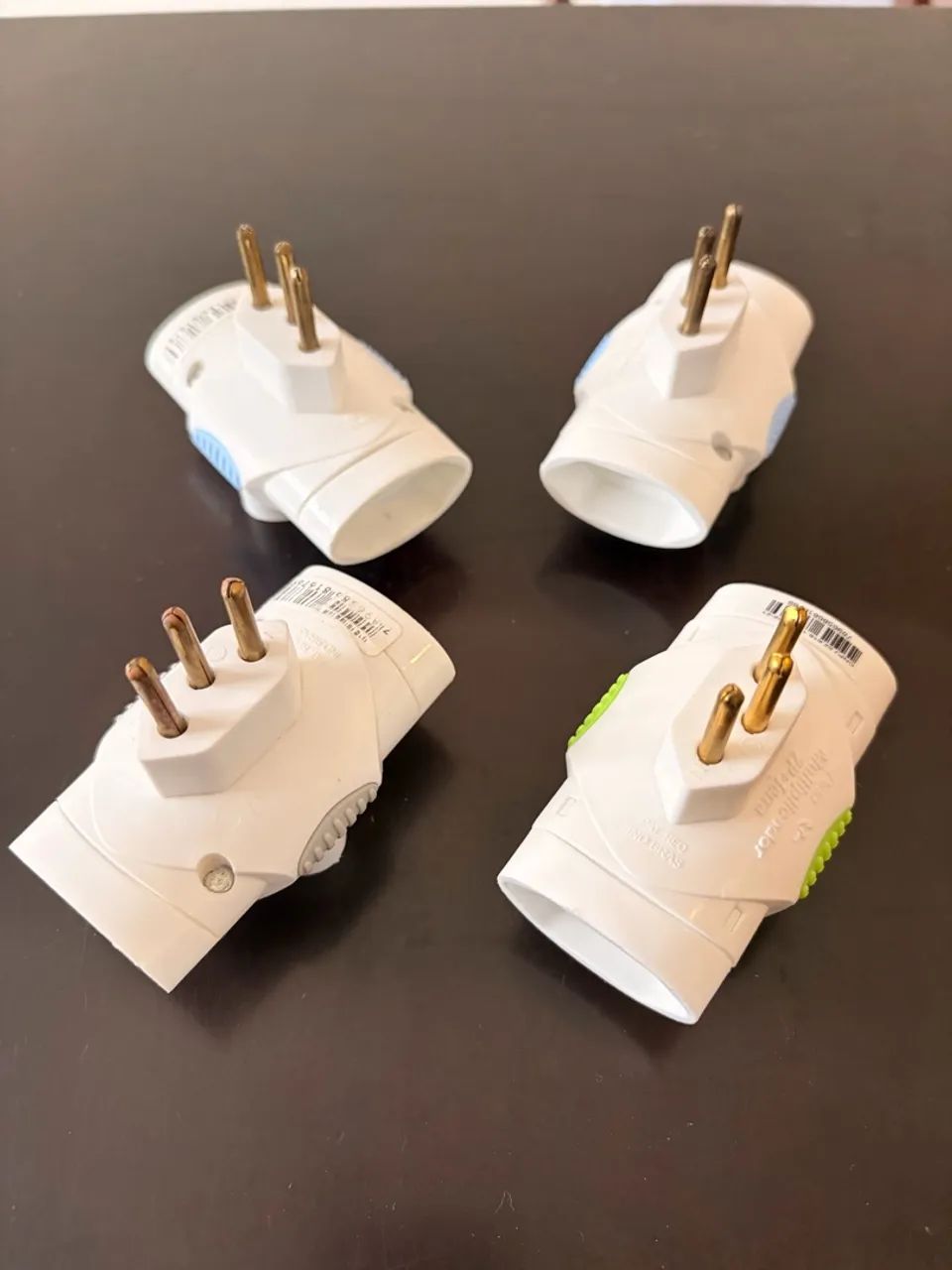 Kit com 4 adaptadores de tomada - Foto 2