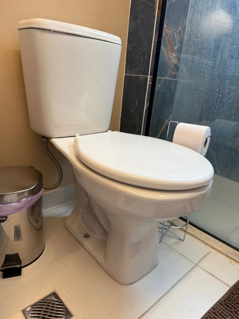 Vaso sanitário com caixa acoplada Deca  - Foto 3