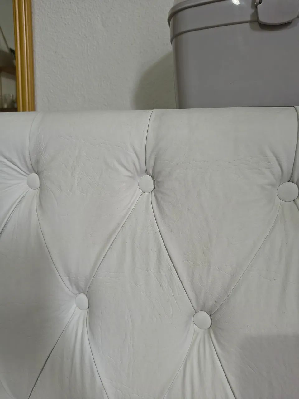 Cabeceira de cama com prateleira 