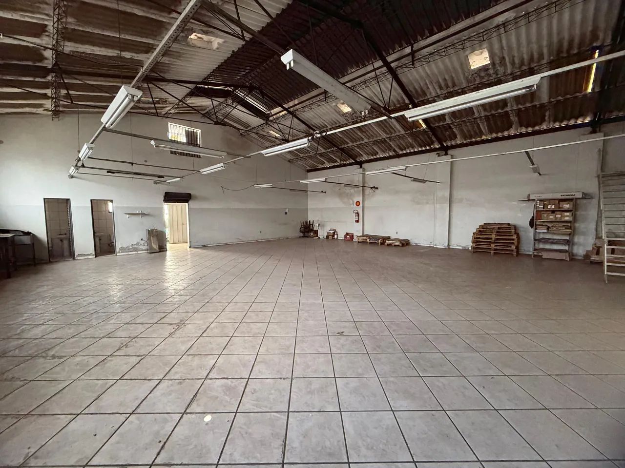 Galpão para venda no Bairro Bonfim com 400m² - Foto 4